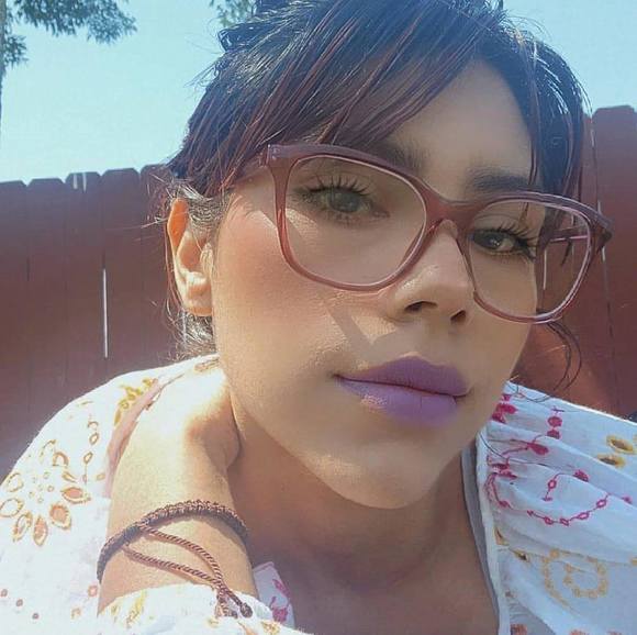 Meet your Posher, Karla - Picture 1 of 1